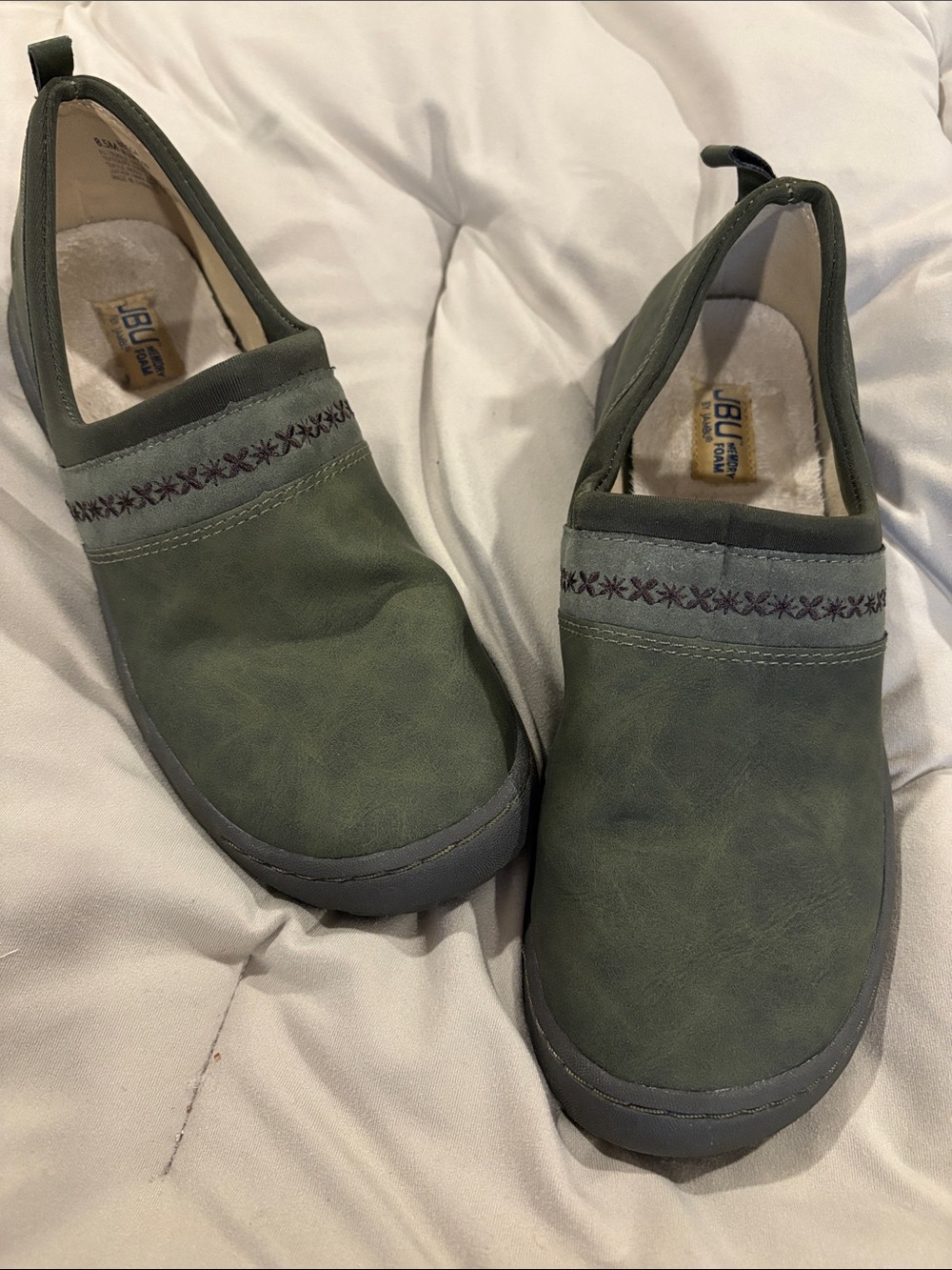 Jambu JBU Slip-On Memory Foam Sneakers - Olive Green & Cream